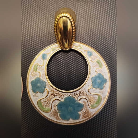 Vintage Pierced Earrings Hoop - Picture 3 of 4